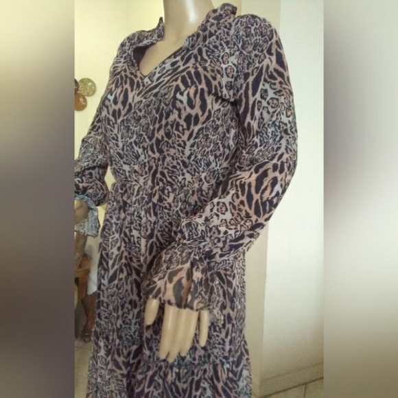 BNWOT ANIMAL PRINT MAXI DRESS LAYERED RUFFLED & LINED BY BELLA CLASS SZ. SM - Picture 3 of 9